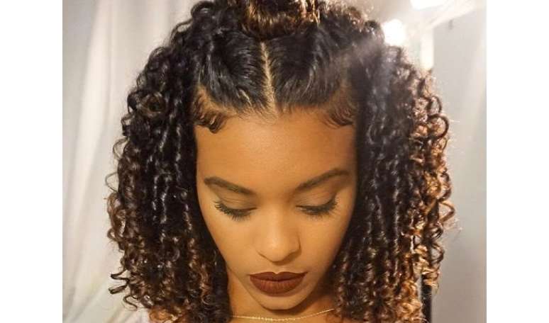 As cacheadas também conseguem aproveitar essa ideia de penteado! –
