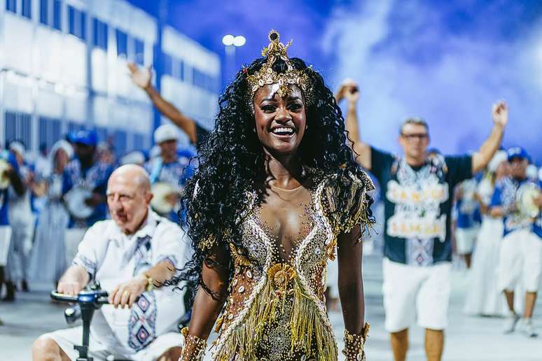 Lorena Raissa rainha de bateria da Beija-Flor de Nilópolis 