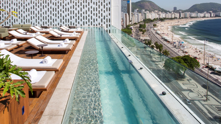 Local tem acomodações de frente para praia, spa e restaurante completo