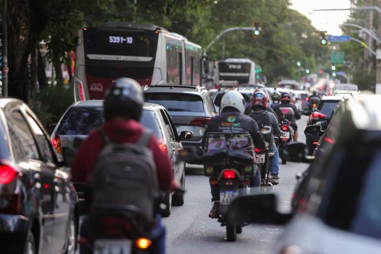 Número de viagens realizadas por mulheres sobre as motos era de 67.542, em 2017, e aumentou para 116.591, em 2023 - uma elevação de 72,6%.