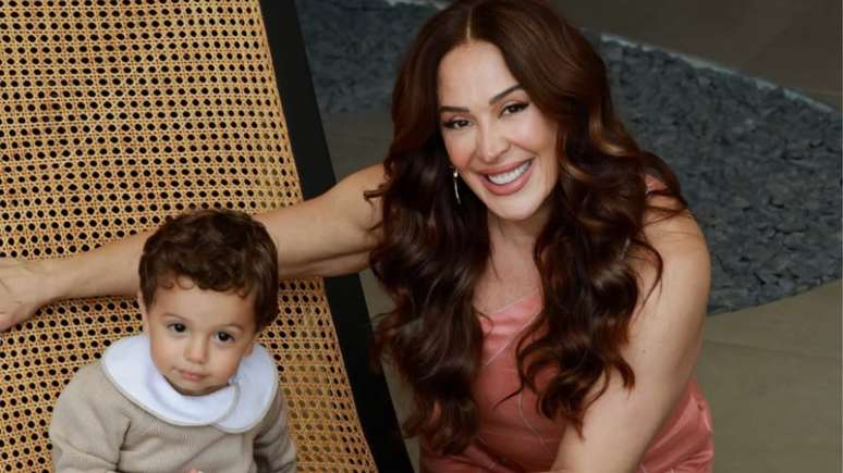 Claudia Raia e Jarbas Homem de Mello festejam os 2 anos do filho Luca: 'Meu milagrinho'