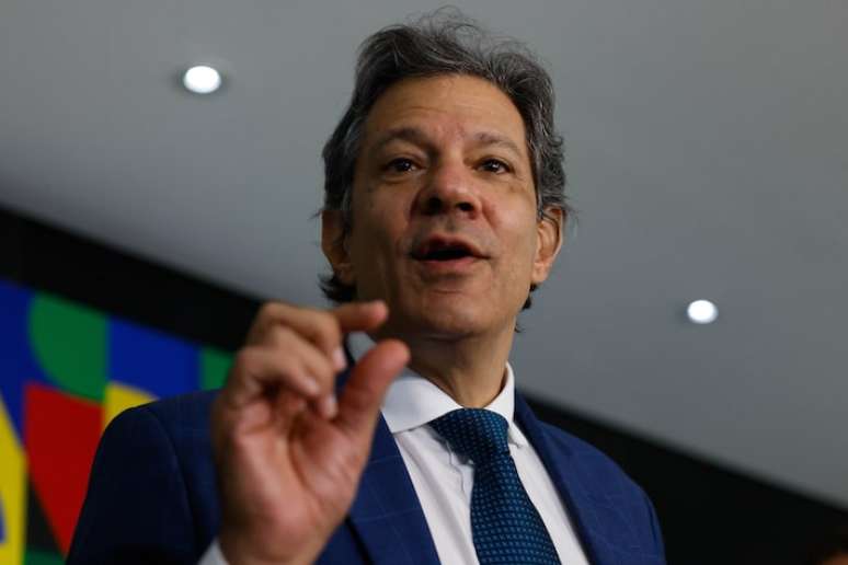 Ministro diz que medidas unilaterais como as tomadas pelos EUA são contraproducentes para a melhoria da economia global.