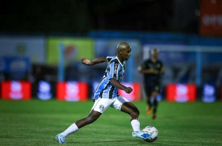 FOTO: LUCAS UEBEL/GREMIO FBPA - Legenda: Gabriel Mec é convocado para amistoso da Seleção Brasileira Sub-17