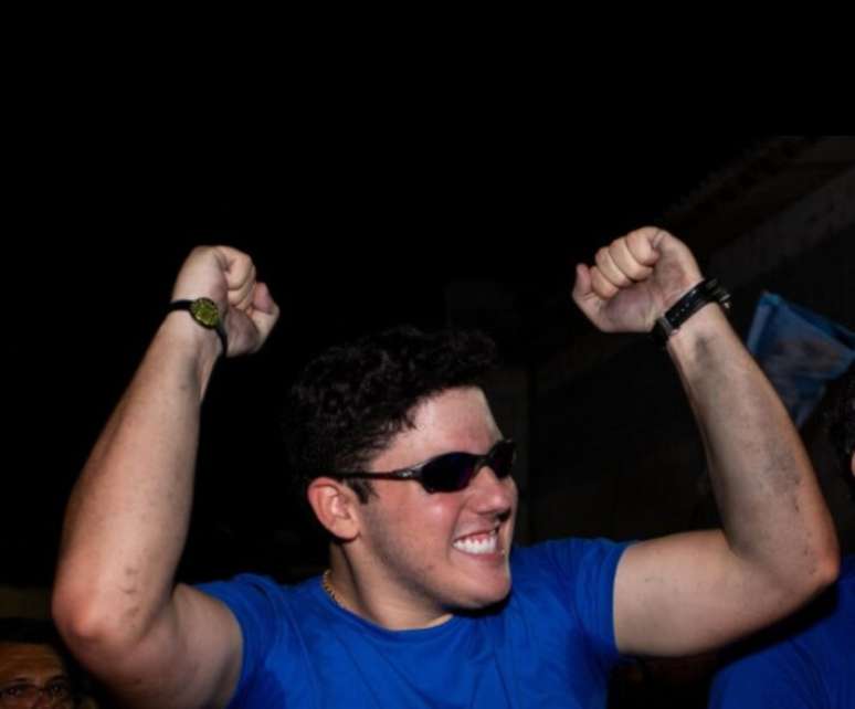 Álvaro Lira, filho do deputado Arthur Lira, durante campanha eleitoral em Barra de São Miguel no ano passado