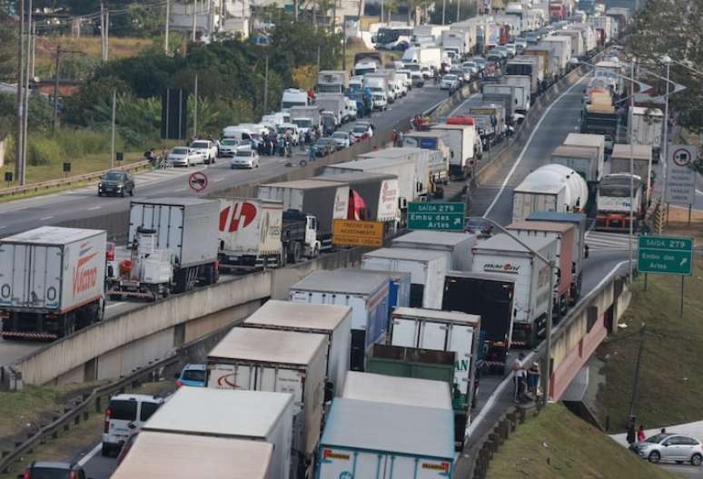 Setor de transportes foi na direção oposta e teve alta de 0,1%