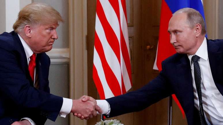 Trump dijo que tenía una conversación 'larga y muy productiva' con Putin