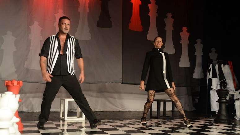 Bianca Rinaldi &eacute; T&acirc;nia Mara no espet&aacute;culo Casa, Comida e Alma Lavada/