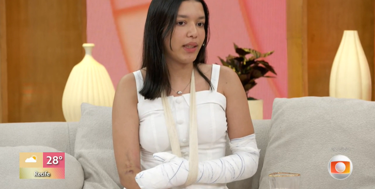 Stella contou que sofreu queimaduras de primeiro e segundo grau