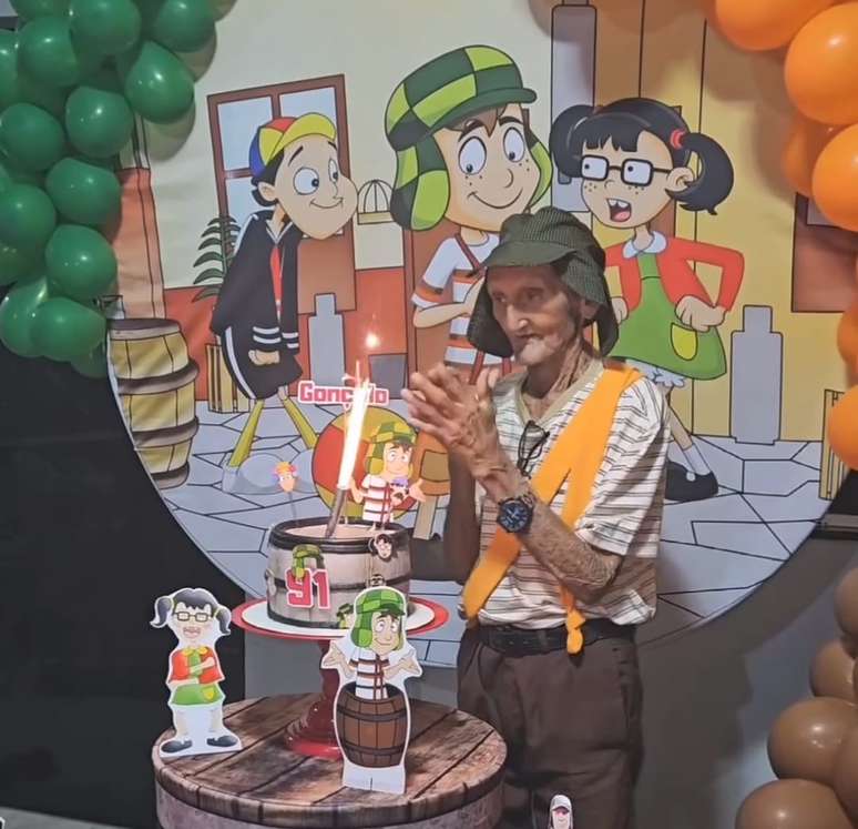 Gonçalo Leite faz 91 anos e ganha festa temática do Chaves