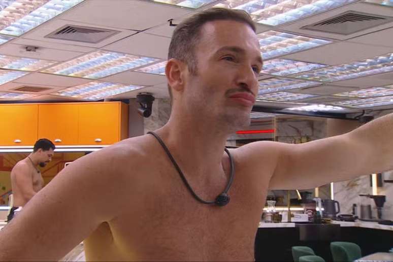 Diego Hypolito estranhou a aparência após mudar o visual