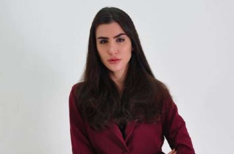 Dermatologista Larissa Carvalho 