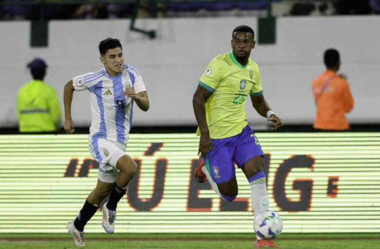 No confronto direto recente, empate em 1 a 1 –