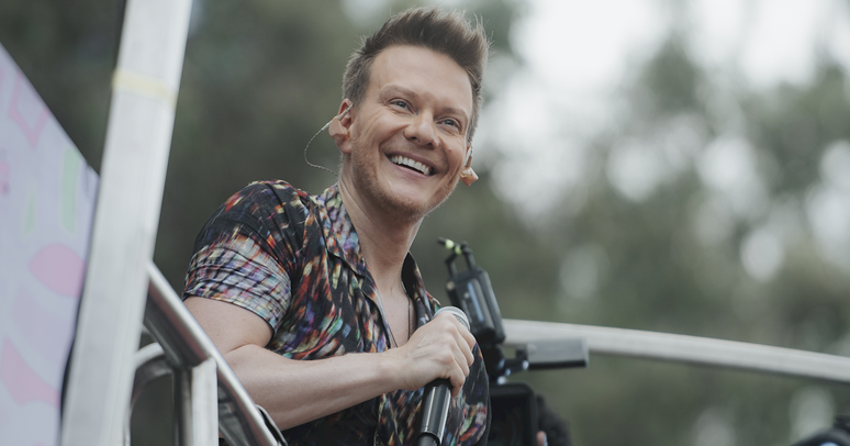 Michel Teló desfila mais um ano com o 'Bloco Bem Sertanejo' no Carnaval de São Paulo