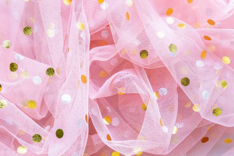 Tulle is a light fabric and can be used to create details in the Abada bar Tulle is a light fabric and can be used to create details in the Abada bar