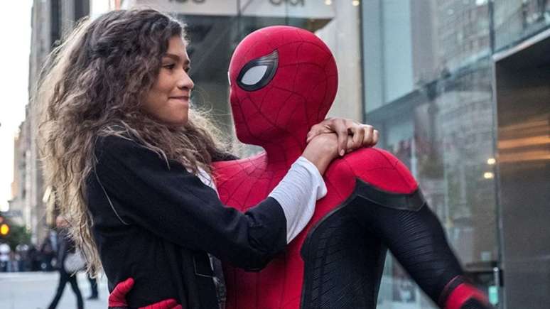 Zendaya como MJ e Tom Holland como Homem-Aranha 