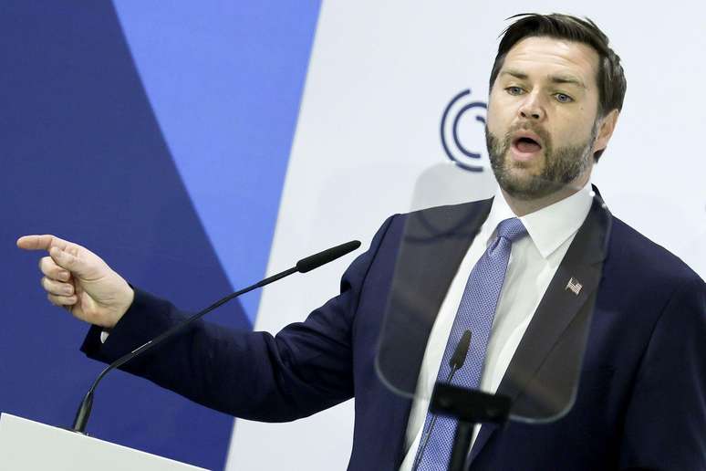 Discurso de JD Vance foi recebido com silêncio em conferência na Europa.