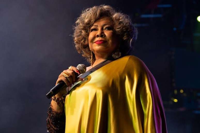 Fuair ​​an t -amhránaí Alcione tinn ag seó in Recife