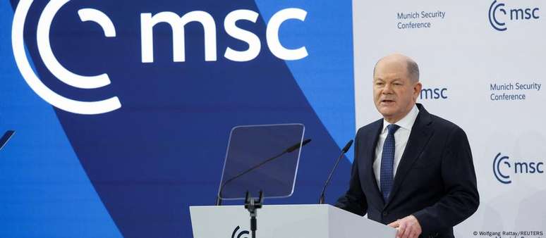 "Ampla maioria dos alemães se opõe firmemente aos que glorificam ou justificam os nazistas", disse o chanceler alemão Olaf Scholz