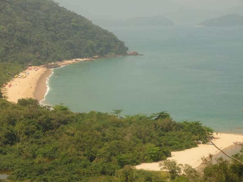Homem de 38 anos foi atingido por onda e morreu afogado na Ilha do Prumirim, em Ubatuba, litoral norte de São Paulo.