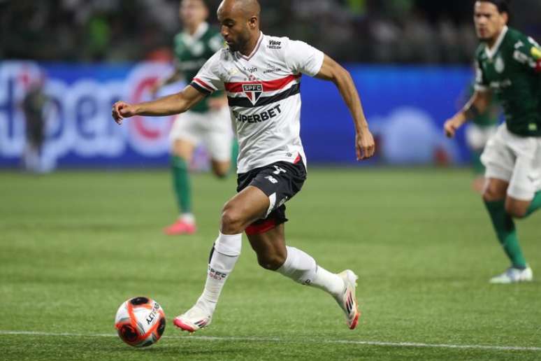 Lucas en la práctica en el clásico de Palmeliras, injertado en Allian.