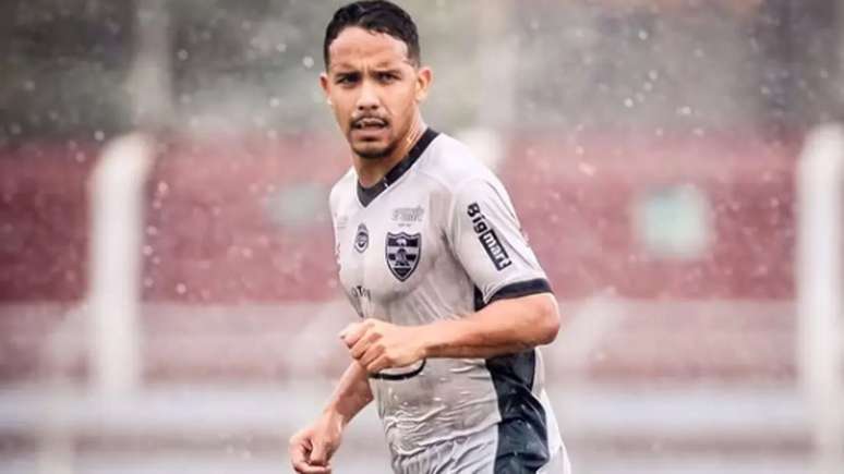 At 26, the player dies before the game after suffering suddenly