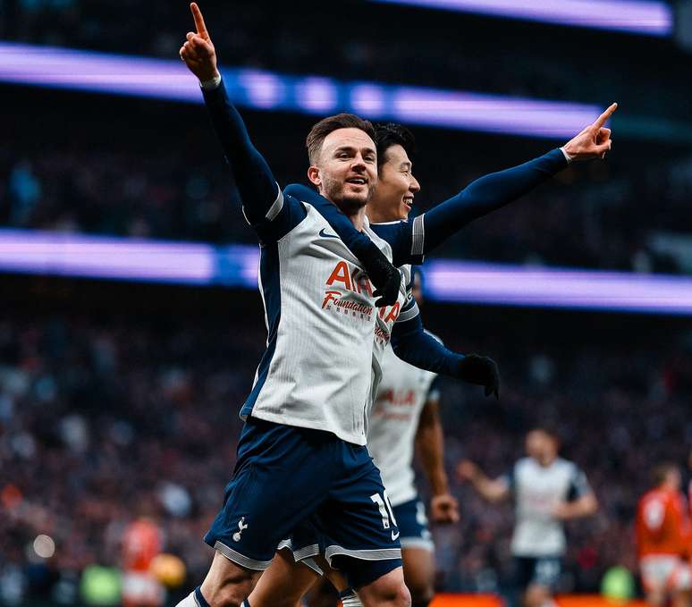 Tottenham vence e respira na Premier League 