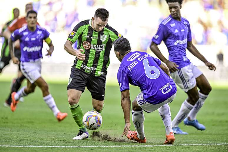 Cruzeiro empatou com o América-MG 
