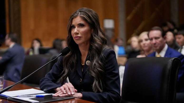 A secretária de Segurança Nacional dos Estados Unidos, Kristi Noem, ordenou a eliminação do TPS para os imigrantes venezuelanos