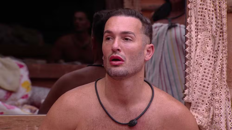 Diego Hypolito é escolhido como mais hipócrita da casa por Mateus