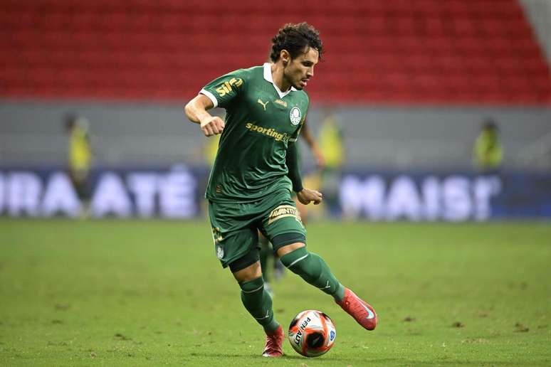 Raphael Veiga (Palmeiras) durante jogo contra o Água Santa, no dia 09.02.2025 