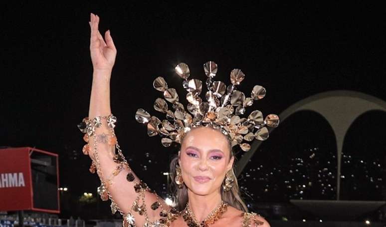Paolla Oliveira revelou que deixa o posto de rainha de bateria no carnaval 2025: 'Escolha difícil'.