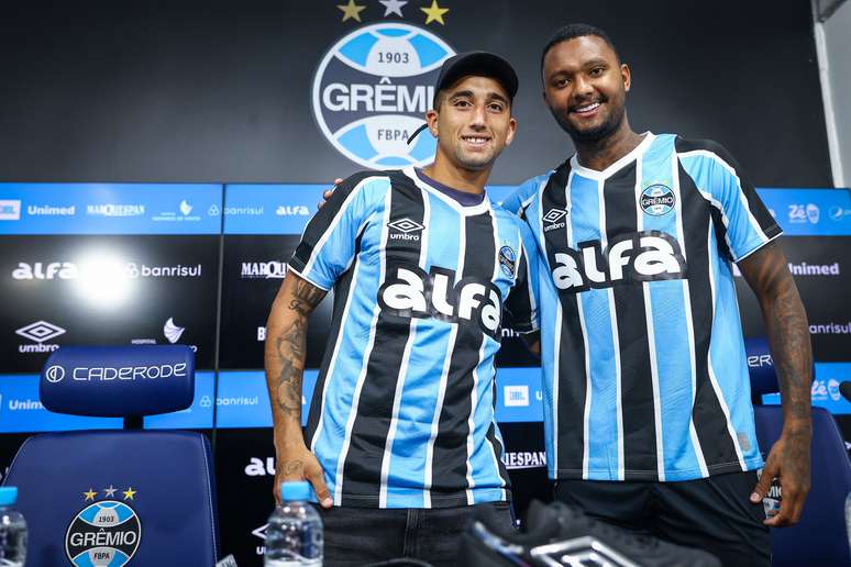 Cristian Olivera e Luan Cândido são apresentados no Grêmio.