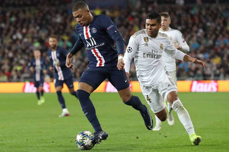 Primeira vez que Casemiro enfrentou Mbapp&eacute; em PSG x Real Madrid &ndash;