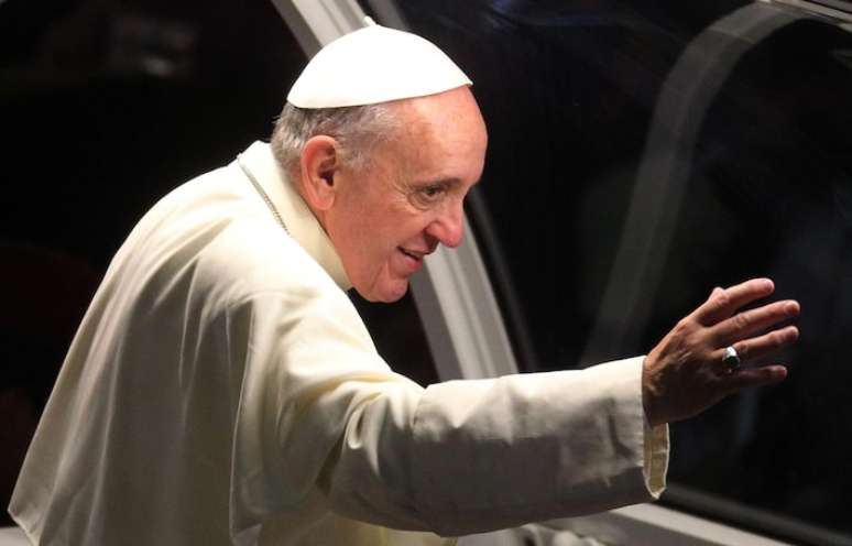 Papa Francisco tem quadro de saúde complexo decorrente de uma infecção respiratória, diz Vaticano.