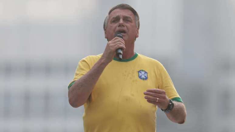 Jair Bolsonaro (PL) em ato na Avenida Paulista em 2024, pedindo o impeachment do ministro Alexandre Moraes, do Supremo Tribunal federal (STF).