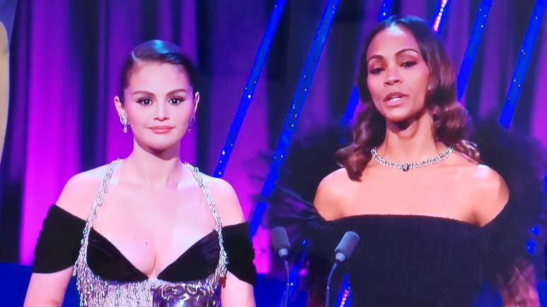 Selena Gomez comete gafe e é salva por colega de 'Emilia Pérez'