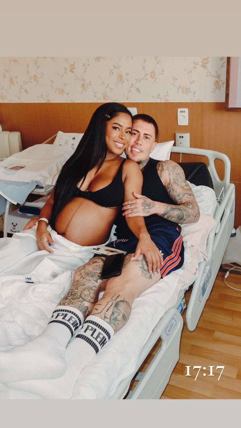 Lorena Maria e MC Daniel na maternidade