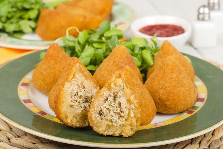 Coxinha de frango e batata-doce