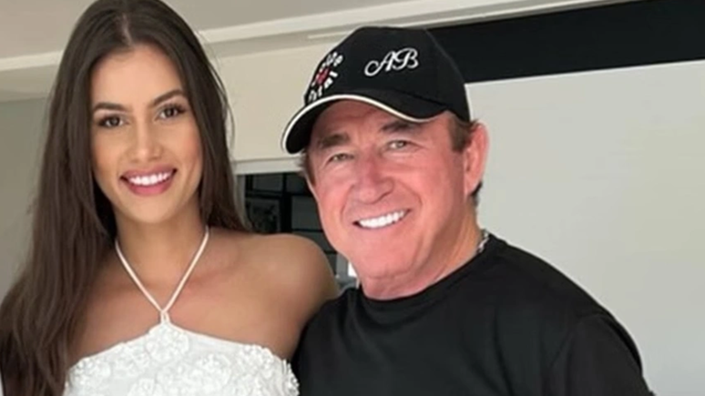 Amado Batista define data de casamento com namorada 50 anos mais nova