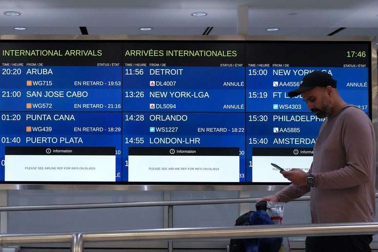 Diversos voos foram atrasados ou cancelados após acidente