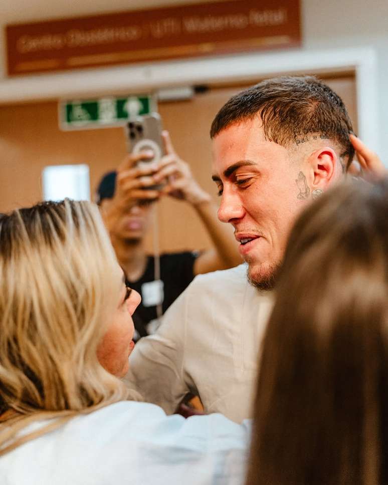 M&atilde;e de MC Daniel durante nM&atilde;e de MC Daniel durante nascimento do netoascimento do neto - Instagram