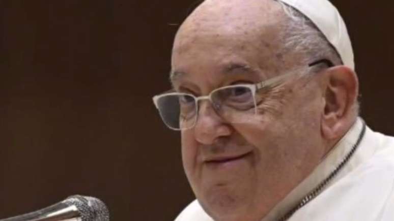 Internati, Papa Francisco has healthy health updated by the Vatican: “pneumonia”