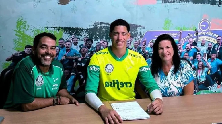 Alexandre Gabini assina com o Palmeiras. 