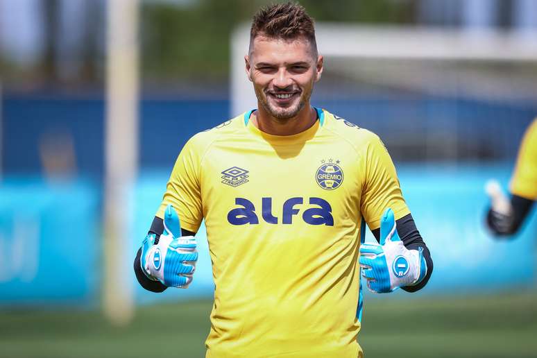 Novos uniformes de treino dos goleiros. 