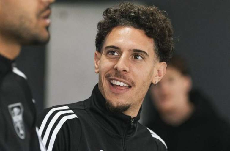 Vasco gets well with Nuno Moreira and negotiates the purchase with Pia Pia