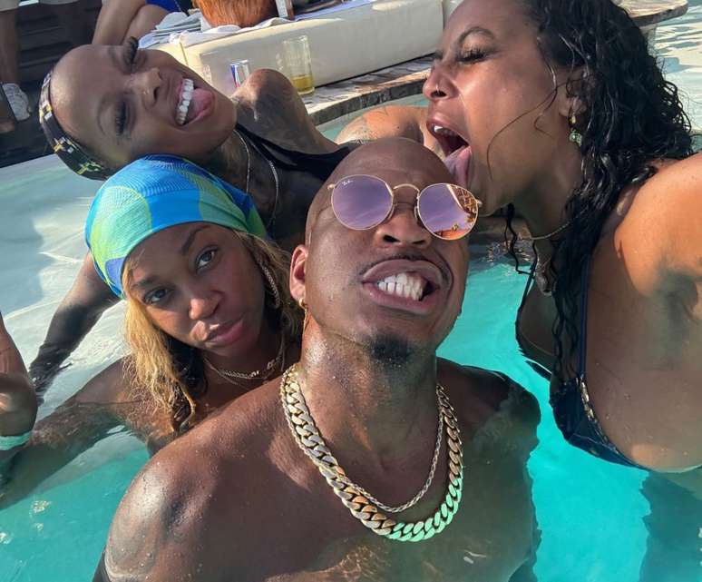 Ne-yo has three friends and defines herself non-monogamo Ne-yo has three friends and defines herself non-monogamo
