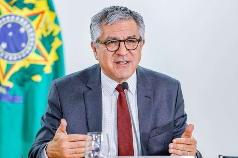 Padilha &eacute; o nome mais cotado para substituir N&iacute;sia na Sa&uacute;de.