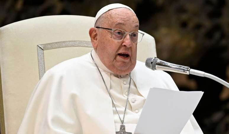Dieta com muita pizza e nada de exercícios já causou problema de saúde grave no Papa Francisco; relembre!.