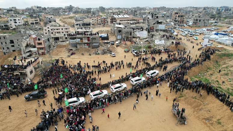 Hamas entrega corpos de reféns em Khan Younis, sul de Gaza