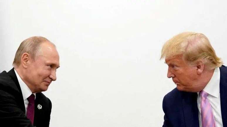 EUA e a R&uacute;ssia estariam avaliando a possibilidade de uma reuni&atilde;o entre Trump e Putin